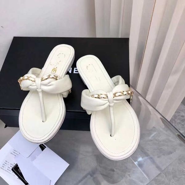 

channel france holiday slippers flat sole beach shoes women slipper mule summer vacation rome slides designer sandal 2023 classic ccity fash, Black
