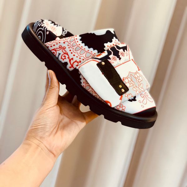 

designer slipper luxury women sandals brand slides fashion slippers lady slide thick bottom design casual shoes sneakers by brand s291 009, Black