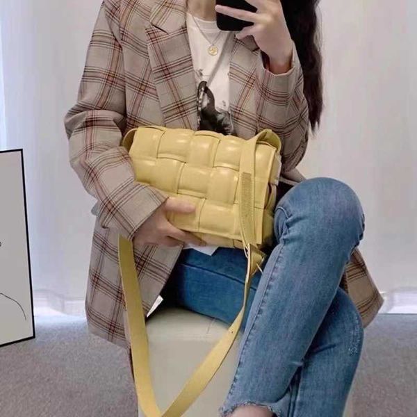 

batega one botegas designer bags luxurys bag shoulder pillow cassette woven autumn winter new womens leather small 0bnm