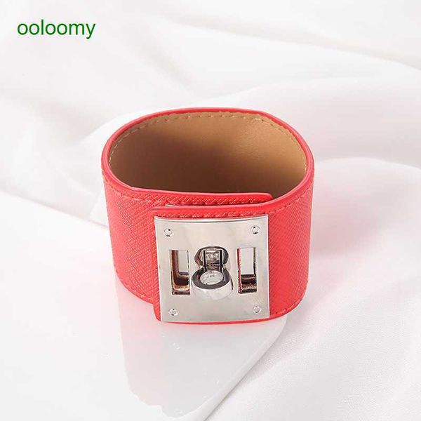 

hemres designer bracelet new wide edge leather bracelet napkin buckle cool style punk pu personalized temperament adjustable 5ge5, Black