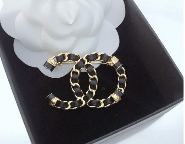 

classic 18k gold plated brooches fashion designer brand double letter brooche luxury geometric leather cord knitting sweater suit collar pin, Gray