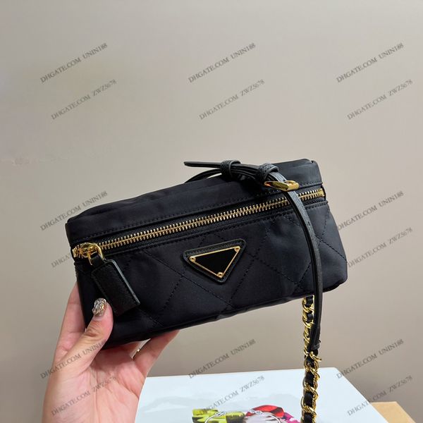 

23ss women shoulde bags subaxillary bag nylon diagonal crossbody bag for ladies luxury designer handbag sports outdoor chaintravel pouch pur