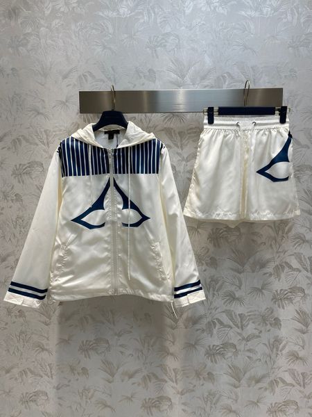 

2023 two piece luxury brand fashion long sleeve loose print hoodies jacket casual drawstring shorts women's suit sets, White