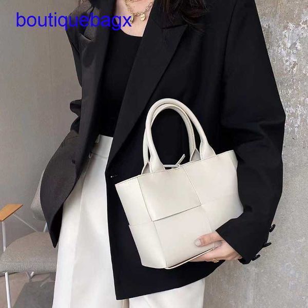 

luxury bottegss venetss arco evening bags online store shopping cowhide woven women's bag classic versatile large cap with logo 7pqp dp