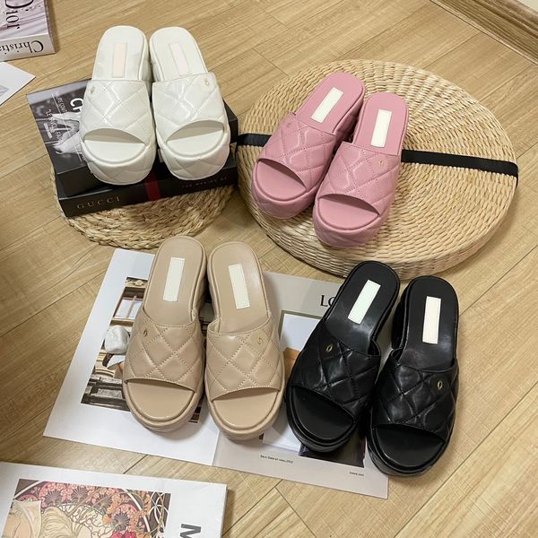 

2023 beach slippers interlocking c thick bottom designer women fragrant style shoes lady platform slipper sandal heels wedges slides high he, Black