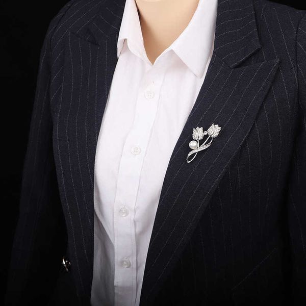 

pins brooches rhinestone tulip flower anti-glare suit collar pin jewelry w0426, Gray