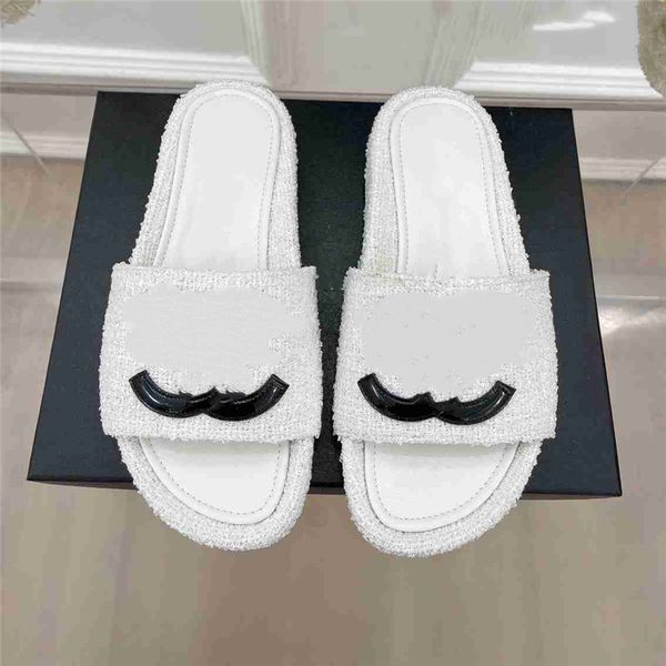 

fashion slippers 2023 channel luxury design summer men flat women slope heel leather rubber letter logo casual sandals 06-012, Black