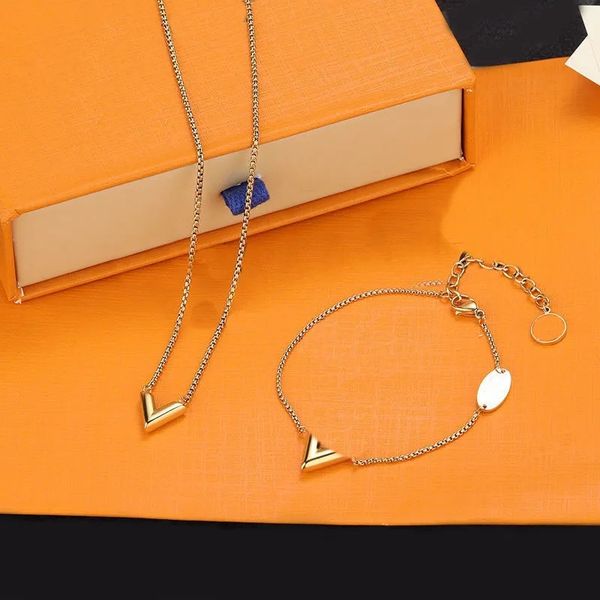 

letter designer braceklet plated gold necklaces for women retro classic jewelry valentines day party lady charm bracelet fashion friendship, Golden;silver