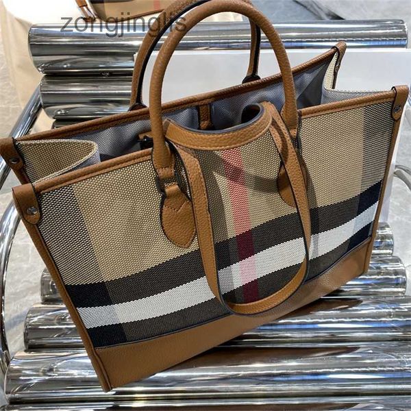 

2023 fashion hands outlet new new tote designer burbrerys women handbags big tote leisure high beauty threedimensional checker outgoing lett
