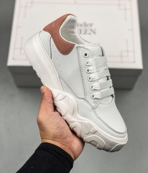 

2023new designer sneakers casual mcqueens shoe leather lace up men fashion platform white black mens womens luxury velvet suede espadrilles