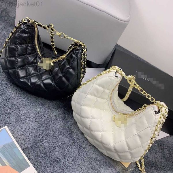 

2023 desginer channel bags xiaoxiangfeng moon bag large capacity lingge chain bag small versatile straddle ins temperament women's bag