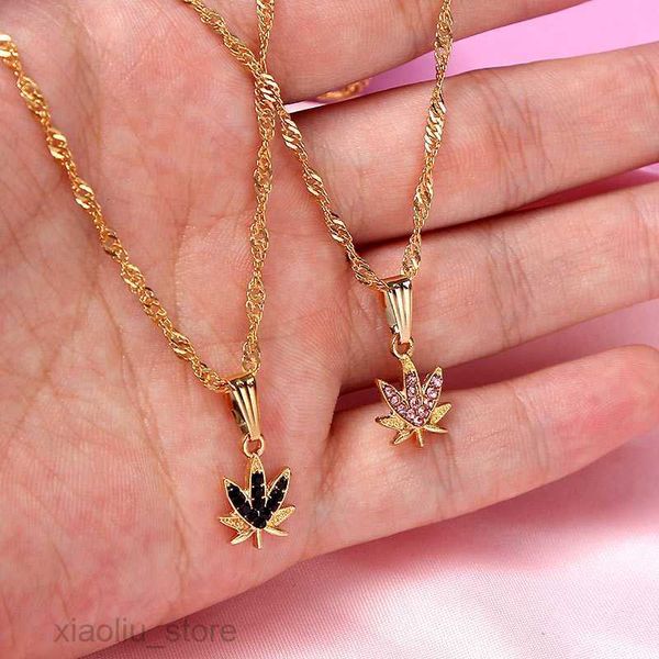 

pendant necklaces flat maple leaf pendant necklace fashion maple leaf pendant for women golden color twisted chain necklace wedding jewelry, Silver