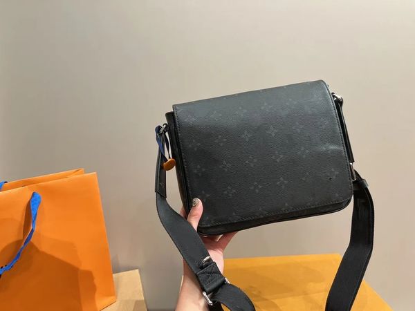 

mt messenger bag monograms shoulder pouches briefcase satchels men tote handbags wallet luxurys designers crossbody purse women handbag pres