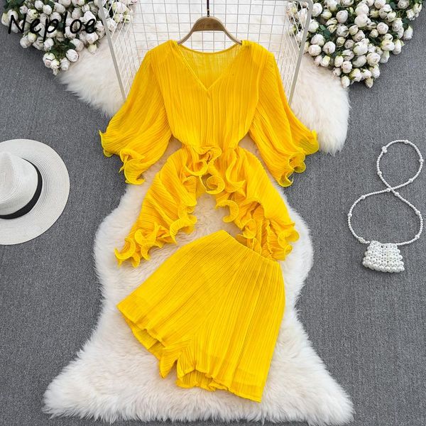 

dress neploe 2022 korean trendy 2pcs set neploe o neck irregular slim waist fungus edge suit+high waist wide leg shorts outfits, White