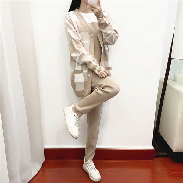 

women's two piece pants autumn winter plaid knit tracksuit cardigan sweater coat short sleeved solid harem 3 set women 230426, White