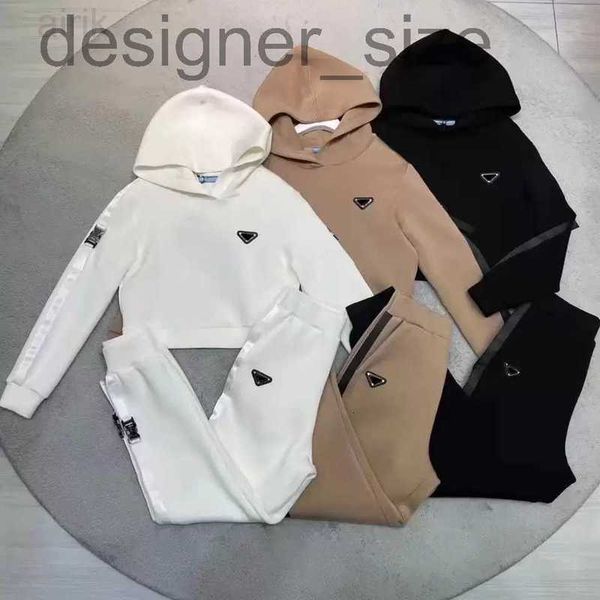 

women's two piece pants designer2023 women's two piece pants fall winter sportswear designer tracksuits fashion with inverted lett, White