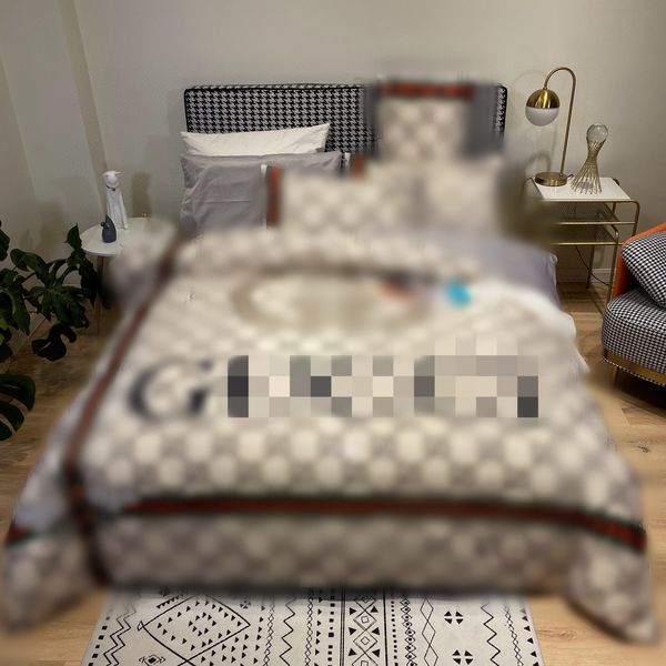 

luxury khaki designer bedding sets bee letter printed  size king size duvet cover bed sheet fashion pillowcases comforter set