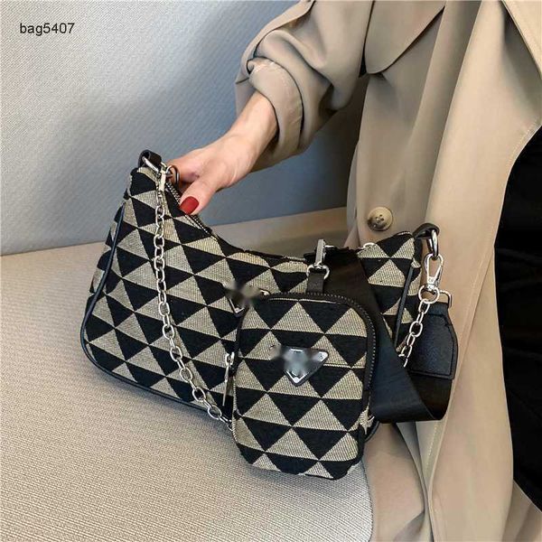 

new fashion bag 65% manufacturers direct retail wholesaleleisure style women's trend triangle sign single shoulder crossbody underarm f