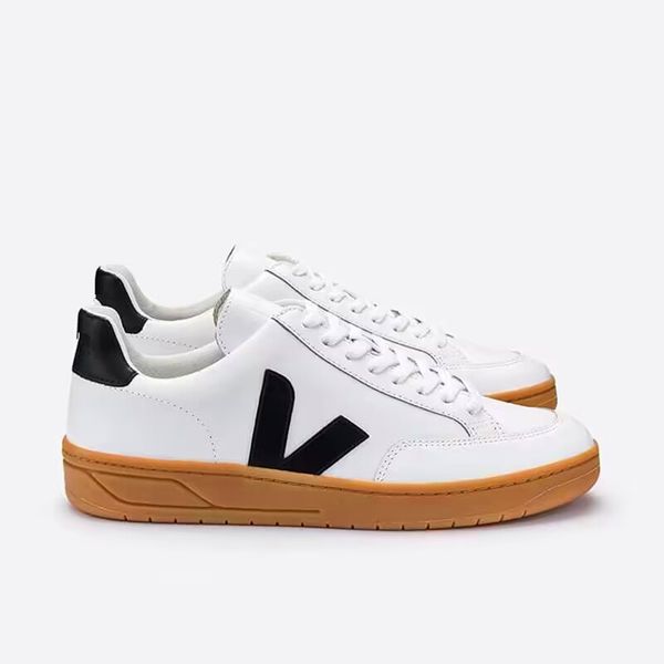 

2023 luxury designer women veja shoes men va word leather white shoe stitching brown lace up sneaker leathers lining rubber sole