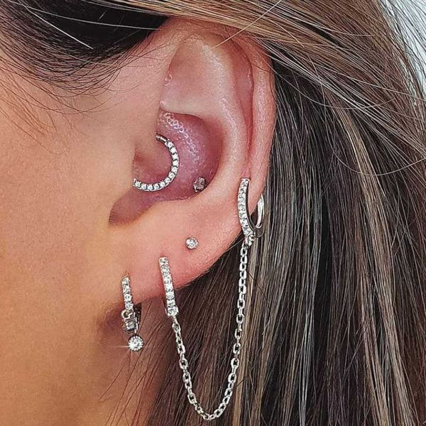 

charm 1pcs simple fashion double two hole piercing earring huggies hoop earrings for women daisy crystal zircon chain tassel earing aa230427, Golden