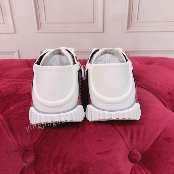

designer mens causal shoes fashion men leather lace up platform sole sneakers white black mens womens luxury velvet suede2023