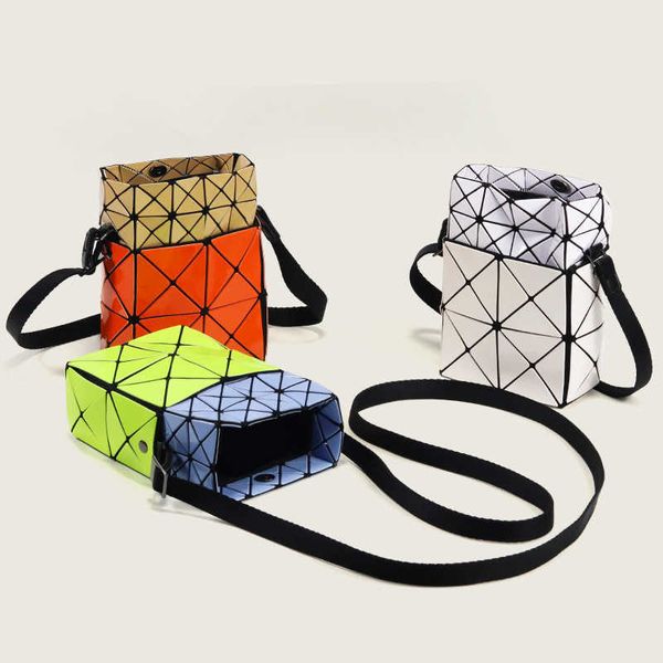 

the same 2022 new bird's nest color matching small square box portable women's geometric diamond grid single shoulder crossbody ba