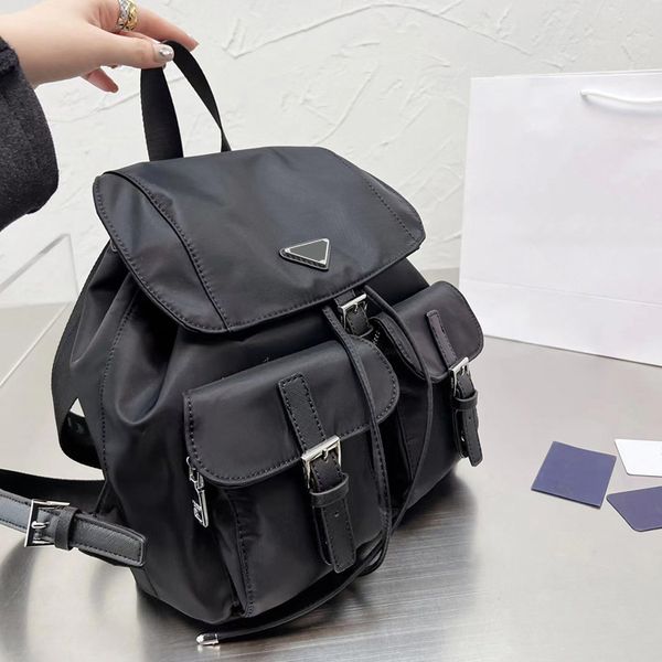 

2023 luxurious fashion re-edition 2005 nylon woman luxurys men designers bags lady womens mens crossbody tote hobo shoulder purses handbags