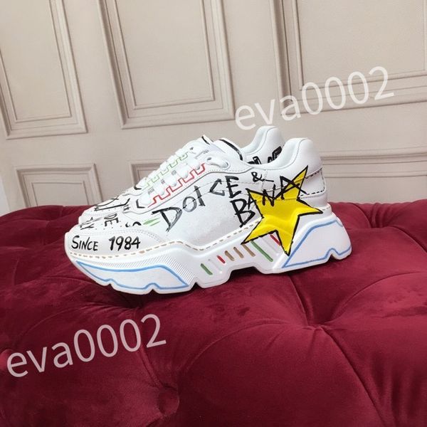 

2023 new luxurys fashion womens mens shoes womens sneakers white black shoes designer trainers quality high for womens mens