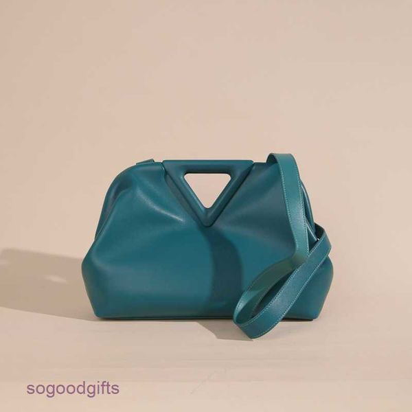 

bottegas bag point venetas 2023 new fashion korean women's bag advanced soft leather triangle portable messenger single shoulder with l