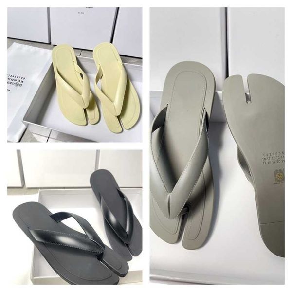 

luxury designer summer rubber slippers flat toe clipped herringbone slipper masions margiela thong sandal women's split shoes scuffs lo, Black