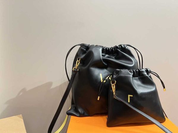

women's luxurys fenndl faquen bag designer bags shoulder bags tote texture patent leather bag 2023 fashion trend retro style envelope b