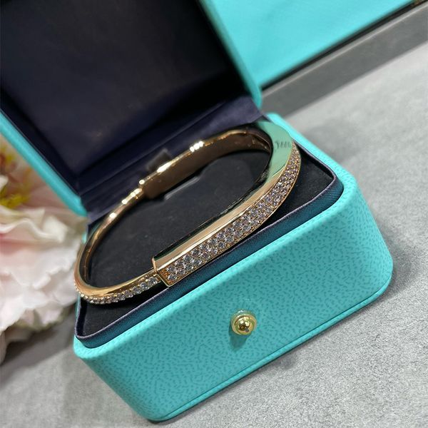 

designer bracelet luxury bracelet women charm bracelets diamond design pearls jewelry studded with fashion bracelets boutique gift jewelry v, Golden;silver