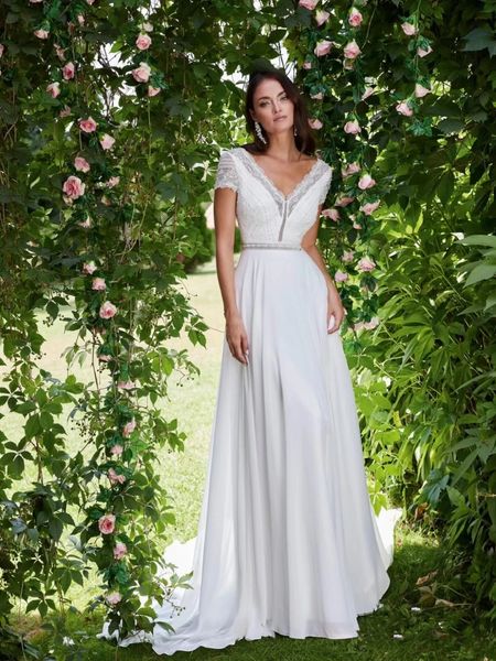 

new fresh elegant and soft lace flowing chiffon handmade pearl pleated skirt noble and elegant party wedding dress, White