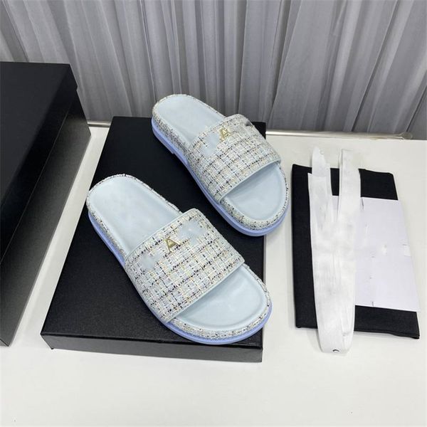 

fashion slippers 2023 channel luxury design summer men's and women's flats thick soled leather rubber lettering logo casual cartoo, Black