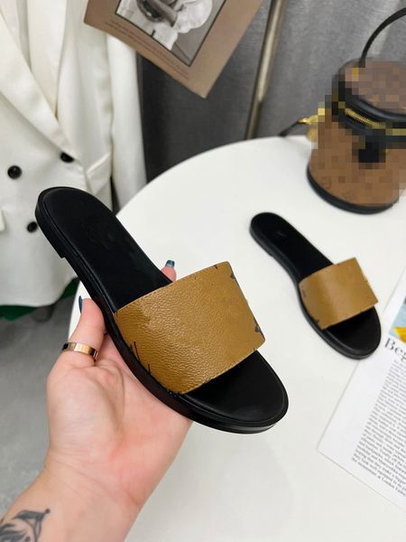 

designer slides mens women slippers summer sandal beach slide flat platform ladies bathroom home shoes flip flops striped tiger bee causal s, Black