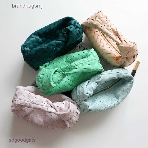 

bottegas bag mini jodie venetas 2023 new woven knotted leather handbag underarm bag simple and versatile handbag female with logo k8uo