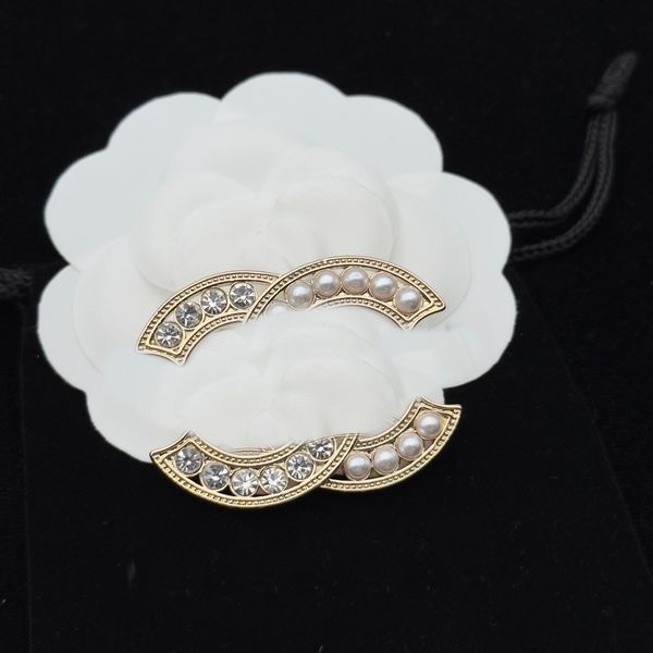 

designer brand letter copper brooches 18k gold plated inlay crystal jewelry brass brooch tassels pearl pin marry christmas party gift access, Gray