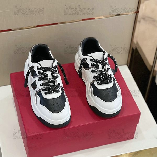 

2023 ss men's designer shoe one stud xl low-sneakers rockstud calf leather big rivet white sneaker platform trainer shoes for men, Black