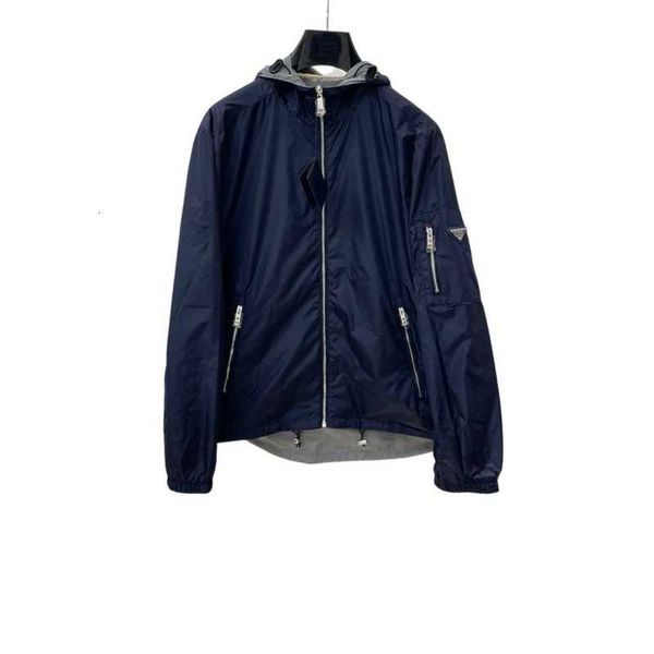 

Jackets Men's FW High Version P Home AutumnWinter Re Nylon Triangle Metal Logo Double sided Hooded Coat B7M7, Black