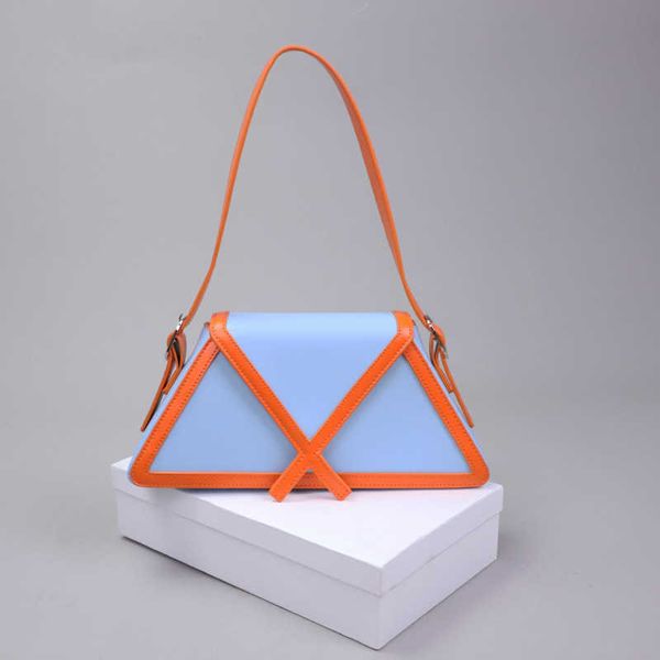

armpit 2021 new french shoulder contrast trapezoidal fashion women's bag