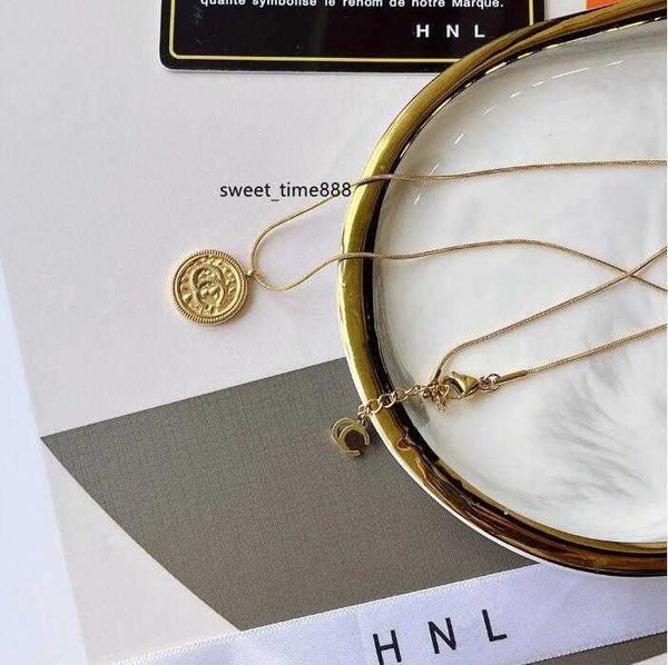 

popular luxury pattern design necklace delicate fashion pendant necklace high end style women's accessories 18k gold chain designer jew, Silver