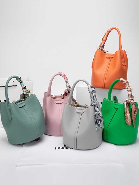 

bucket for women's summer high-end feel 2023 new one shoulder niche leather large capacity super handheld crossbody bag