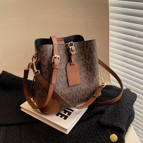 

women's 2023 new fashionable style bucket bag printed shoulder bag version versatile shoulder bag