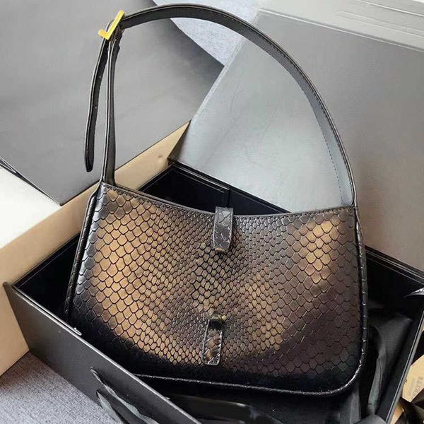 

new pattern cowhide underarm bag for women's high sense of versatility small crowd one-shoulder portable