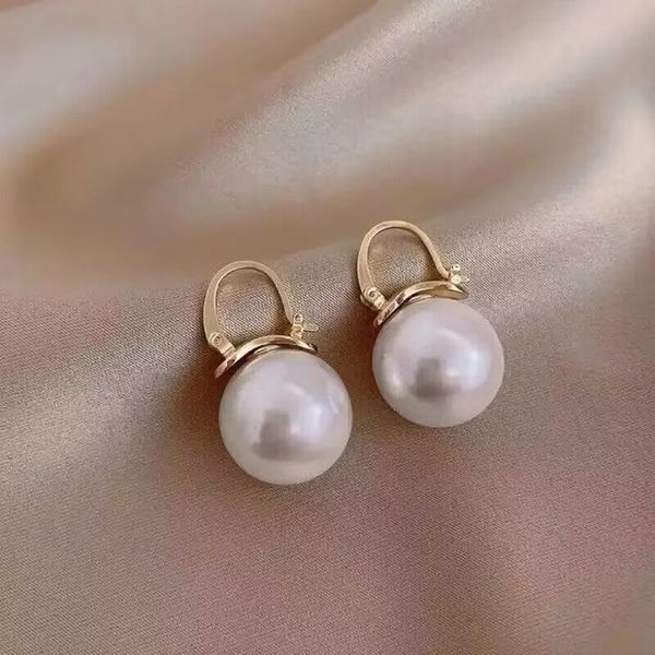 

young ladies retro style gold metal artificial pearl charm earring luxury women jewelry, Golden