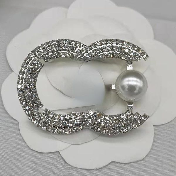 

luxury pins brooch brand design women sweet wind brooches pearl suit chaming pin jewelry clothing decoration jewelry accessories, Gray
