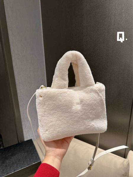 

evening bags 2023 luxury commuting m1u new autumn and winter woolly sweet armpit cabbage basket shopping portable shoulder messenger plush f