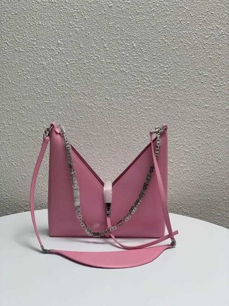 

v-shaped chain bag single shoulder armpit bag commuter messenger leather bag