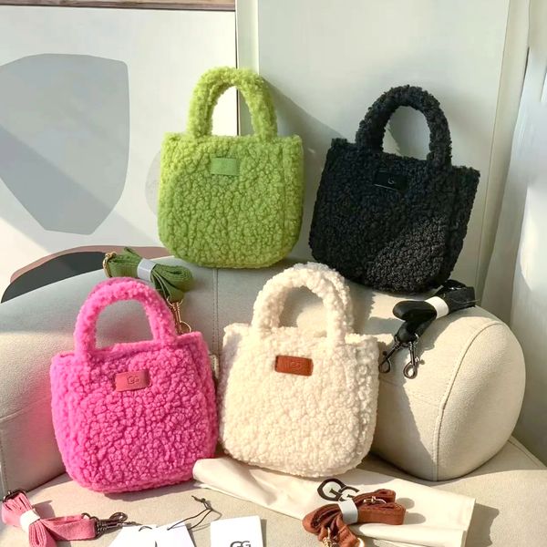 

ugg new mini bag hand bag crossbody womens luxurys designer wool fleece teddy clutch shoulder fashion mens wallets handle pochette travel wa