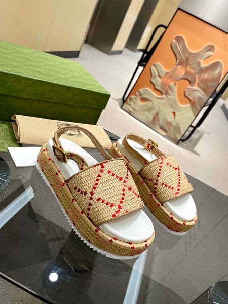 

womens designer slippers 2023 latest thick soled high rise slippers fashion printing versatile piece with box, Black